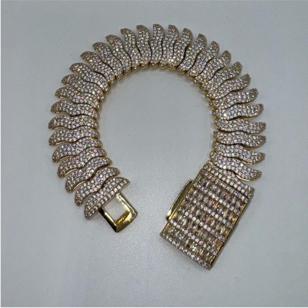 18k 8ct Bracelet - Picture 6 of 9